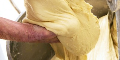Che cosa vuol dire "impastare per il tempo strettamente necessario"? Che cosa vuol dire "impastare per il tempo strettamente necessario"?