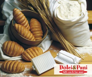 Pane Antico fatto in casa con grano duro, avena e orzo in forma a bruco