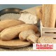 Pane integrale fatto in casa, scuro e ricco di fibre naturali Pane integrale fatto in casa, scuro e ricco di fibre naturali