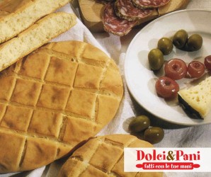Pane fatto in casa senza lievito con farina macinata a pietra