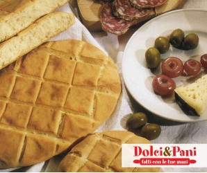 Pane fatto in casa senza lievito con farina macinata a pietra