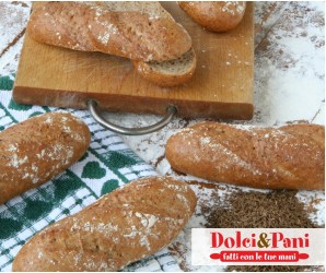 Pane tirolese fatto in casa con segale, cumino, finocchio e coriandolo