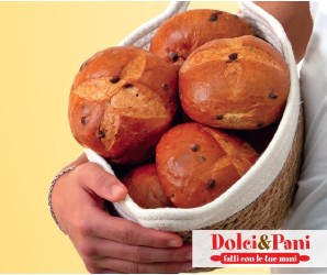 Panini dolci soffici con gocce di cioccolato, ideali per ogni momento della giornata