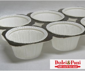 Vassoio con 6 stampi in carta per muffin da 60-70 grammi ciascuno Vassoio con 6 stampi in carta per muffin da 60-70 grammi ciascuno