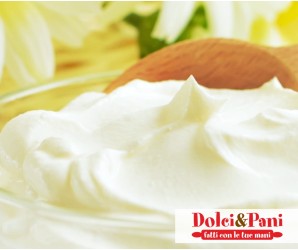 Crema vegetale montata VEGANBEL GUARNÌ per decorazioni e farciture Crema vegetale montata VEGANBEL GUARNÌ per decorazioni e farciture