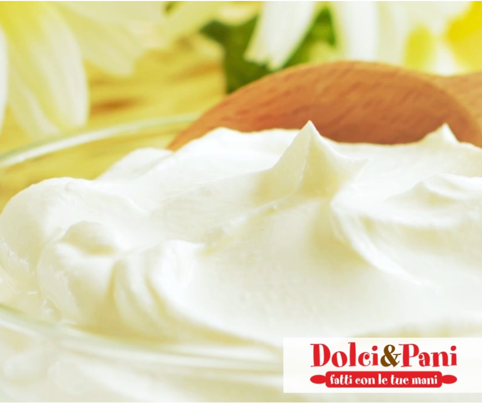 Crema vegetale montata VEGANBEL GUARNÌ per decorazioni e farciture Crema vegetale montata VEGANBEL GUARNÌ per decorazioni e farciture