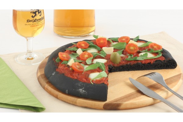 Novità: una pizza tutta nera